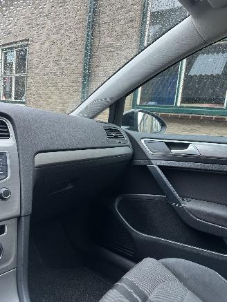 Volkswagen Golf  picture 17