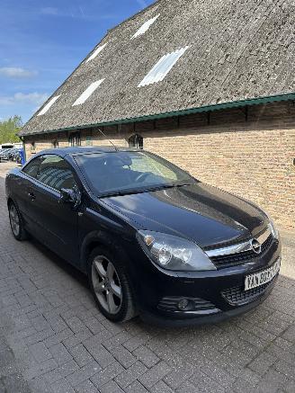 Opel Astra Opel Astra TwinTop 1.8 Cosmo picture 3