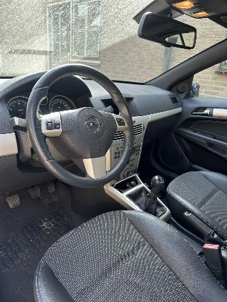 Opel Astra Opel Astra TwinTop 1.8 Cosmo picture 6