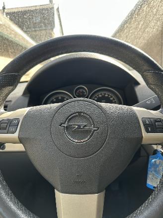 Opel Astra Opel Astra TwinTop 1.8 Cosmo picture 8