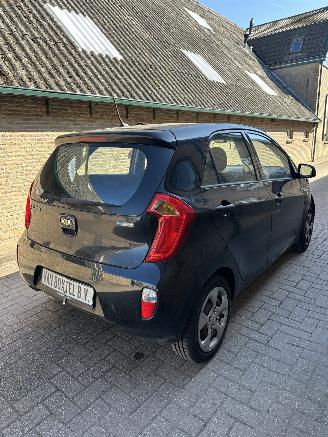 Kia Picanto  picture 5