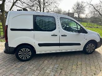 Peugeot Partner GERESERVEERD!!!120 1.6 BlueHDi 100 L1 Première picture 7