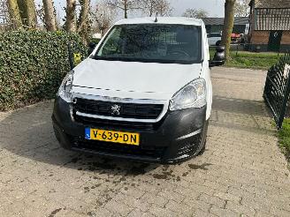 Peugeot Partner GERESERVEERD!!!120 1.6 BlueHDi 100 L1 Première picture 3