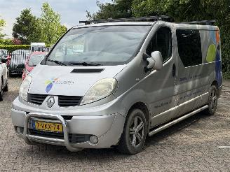 Damaged car Renault Trafic 2.5 dci L2H1 DC AUTOMAAT! 2011/1
