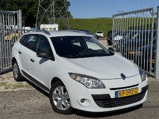 Voiture accidenté Renault Mégane 1.6 Authentique 2012/1