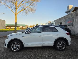 Schadeauto Volkswagen T-Roc 1.5 TSI R-Line DSG Virtual Navi IQ-Light Sport-Mode Massage Camera Sfeerverl. Stoelverw. Trekhaak Ecc Acc 110KW / 150PK 2025/5