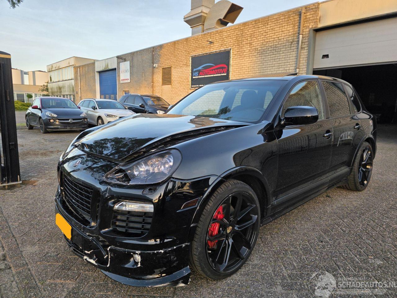 Porsche Cayenne GTS Carbon Alcantara Memory Sch.Dak Luchtvering Carplay Stoelverw. Camera(achteraf) 298KW/405PK
