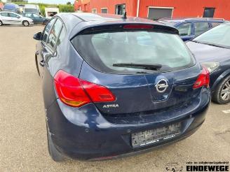 Opel Astra Astra J (PC6/PD6/PE6/PF6), Hatchback 5-drs, 2009 / 2015 1.6 16V Ecotec picture 2