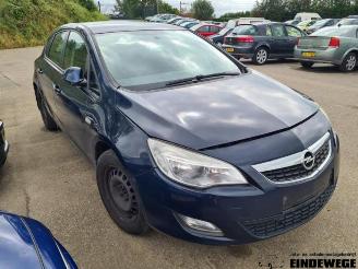 Opel Astra Astra J (PC6/PD6/PE6/PF6), Hatchback 5-drs, 2009 / 2015 1.6 16V Ecotec picture 4