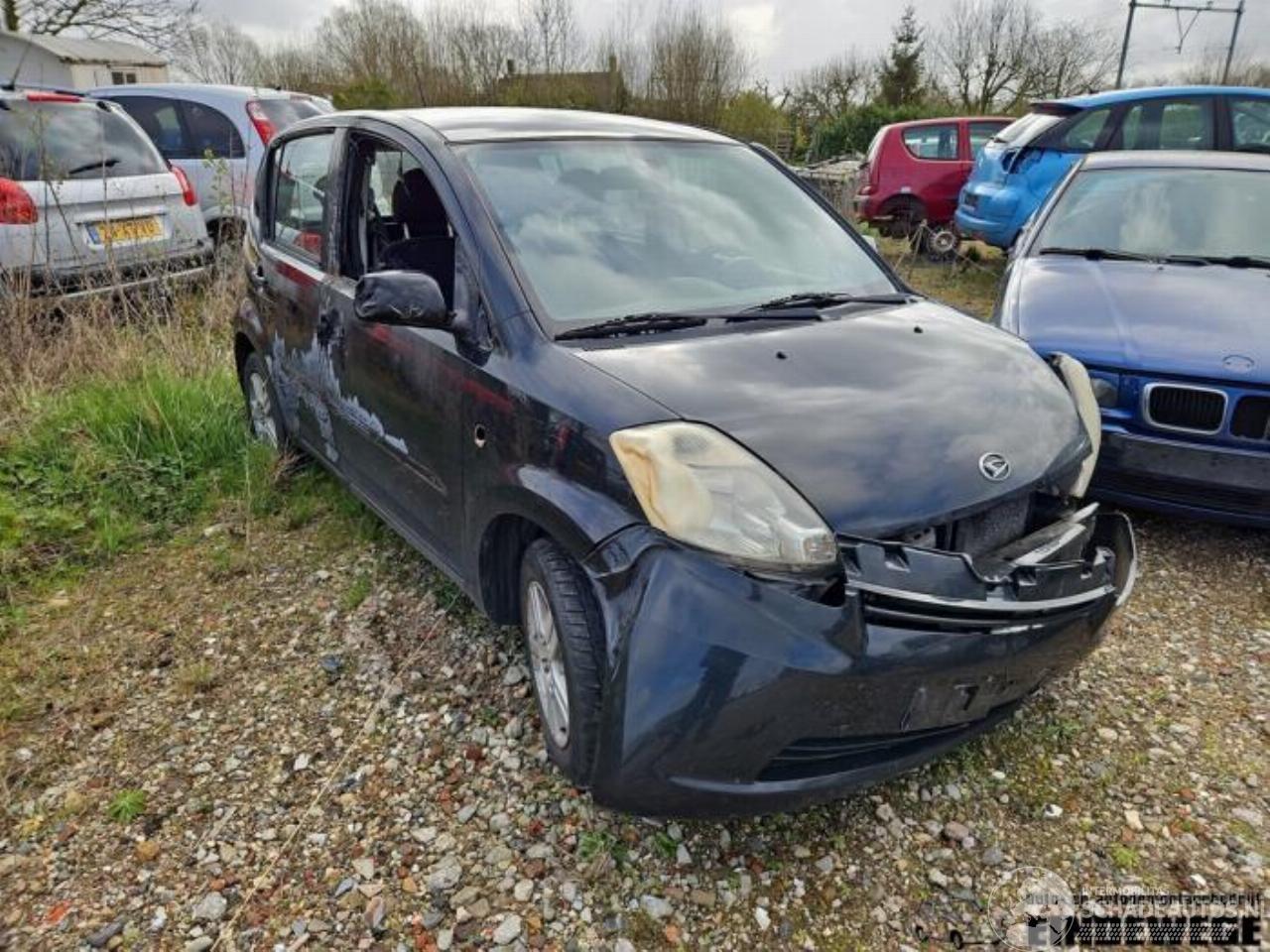 Daihatsu Sirion Sirion 2 (M3), Hatchback, 2005 1.0 12V DVVT