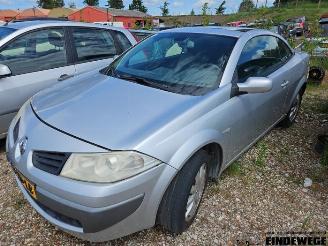 Coche siniestrado Renault Mégane Megane II CC (EM), Cabrio, 2003 / 2010 2.0 16V 2006/5