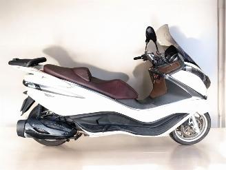 Schade scooter Yamaha  X10 2013/8