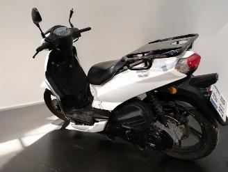 Peugeot  TWEET picture 6