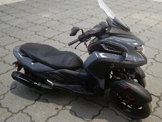 Schade scooter Yamaha  TRICITY 2025/9