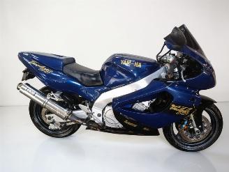Vaurioauto  motor cycles Yamaha YZF 1000 THUNDERACE 1999/3