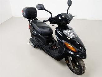 Schade scooter Yamaha  CYGNUS 2001/5