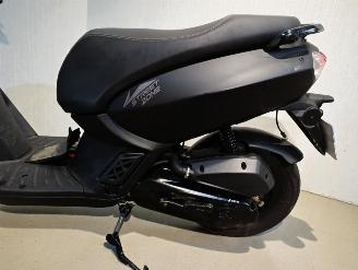 Peugeot  STREET ZONE picture 7