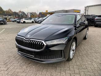 Schadeauto Skoda Superb Combi 1.5 TSI iV L&K *HEAD-UP - PANO-AHK* 2025/3