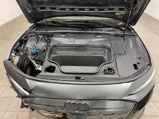 Audi S6 e-tron Avant quattro 370kW HUD/360/PANO/AHK picture 12