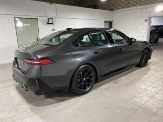 krockskadad bil auto BMW 5-serie e M Sport Pano/AHK/B&W/360/HUD/Navi 2024/1