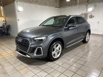 krockskadad bil auto Audi Q5 50 TFSIe quattro S line AHK/KAM/NAVI 2024/3