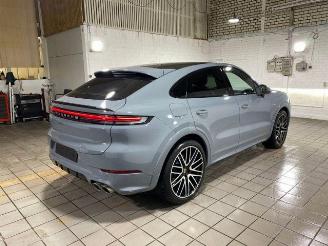 Porsche Cayenne S E-Hybrid Coupe CHRONO/PANO/HUD/AHK/360 picture 8