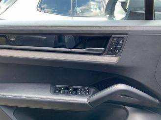 Porsche Cayenne S E-Hybrid Coupe CHRONO/PANO/HUD/AHK/360 picture 21
