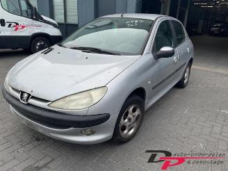 Démontage voiture Peugeot 206 206 (2A/C/H/J/S), Hatchback, 1998 / 2012 1.4 XR,XS,XT,Gentry 2003/1