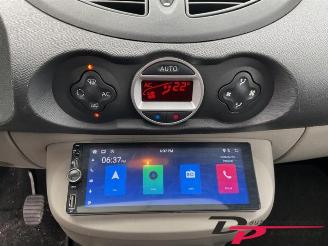 Renault Twingo Twingo II (CN), Hatchback 3-drs, 2007 / 2014 1.2 16V GT TCE picture 16