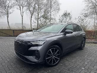 Vaurioauto  passenger cars Audi Q4 Audi Q4 e-tron 45 e-tron Quattro HUD S-Line Trekhaak Leer VOL 2025/1