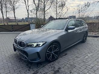 Schadeauto BMW 3-serie BMW 318D 3 Touring M Sport PANORAMA Ambiance VOL !! 2024/3