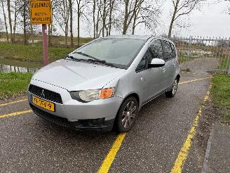 krockskadad bil auto Mitsubishi Colt 1.3 Edition Two Automaat N.A.P 2012/1