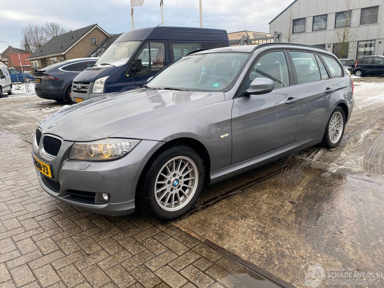 BMW 3-serie Touring 320D Luxury Line