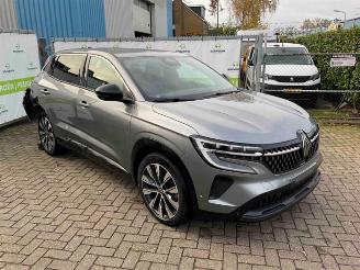 Salvage car Renault Austral Austral, SUV, 2022 1.2 E-Tech Full Hybrid 200 2023/9