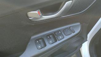 Hyundai Kona 1.0T GDI Comfort Lichte voorschade Prachtige auto! picture 11