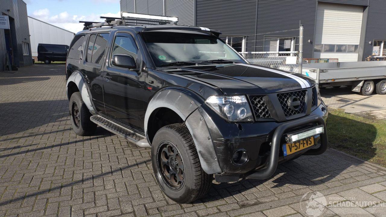 Nissan Path-finder 2.5 DCI BAD ASS Edition Grijs kenteken beest van een auto