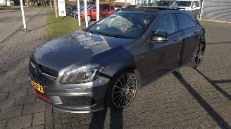Mercedes A-klasse A 250 AMG Prestige Sport Super nette auto met rijdbare schade picture 6