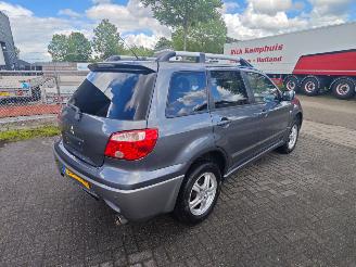 Mitsubishi Outlander 2.0 invite plus lichte rijdbare schade nette auto! picture 7