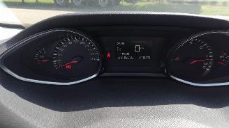 Peugeot 308 1.6 hdi premium euro6 rijdbare schade ! picture 13