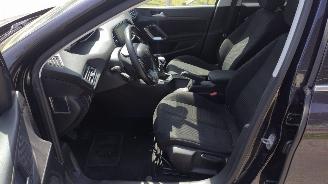 Peugeot 308 1.6 hdi premium euro6 rijdbare schade ! picture 10