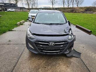  Hyundai I-30  2016/2