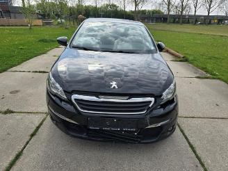 rozbiórka samochody osobowe Peugeot 308 308 (L3/L8/LB/LH/LP), Hatchback 5-drs, 2013 / 2021 1.2 12V VTi PureTech 82 2015/4