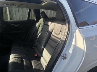 Volvo V-60 R-DESIGN 2.0 D MOMENTUM-LEER-PANO-AUTOMAAT-150PK-BOM VOL picture 16