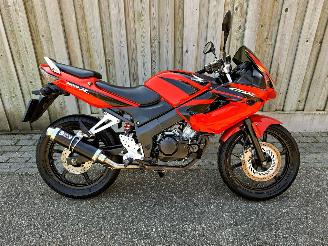 skadebil motor Honda CBR 125 R A1 rijbewijs 2009/1