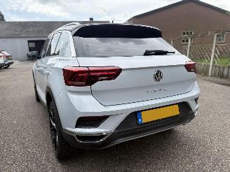 Volkswagen T-Roc 1.5 TSI SPORT 150 PK AUTOMAAT PANORAMA picture 10