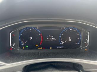 Volkswagen T-Roc 1.5 TSI SPORT 150 PK AUTOMAAT PANORAMA picture 17