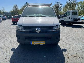 škoda osobní automobily Volkswagen Transporter 2.0 TDI DRF Bestel  Diesel 1.968cc 75kW (102pk) FWD 2015-04/2019-12  CXGB 2017/10