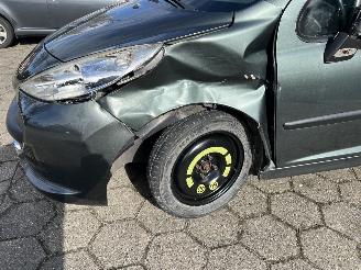 Peugeot 207 SW 1.4 16V VTI picture 7