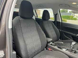 Peugeot 308 1.2E THP BLEU LEASE picture 22