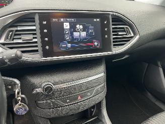 Peugeot 308 1.2E THP BLEU LEASE picture 17